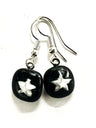 Pendientes negros de vidrio fundido con una estrella blanca, n.º 15