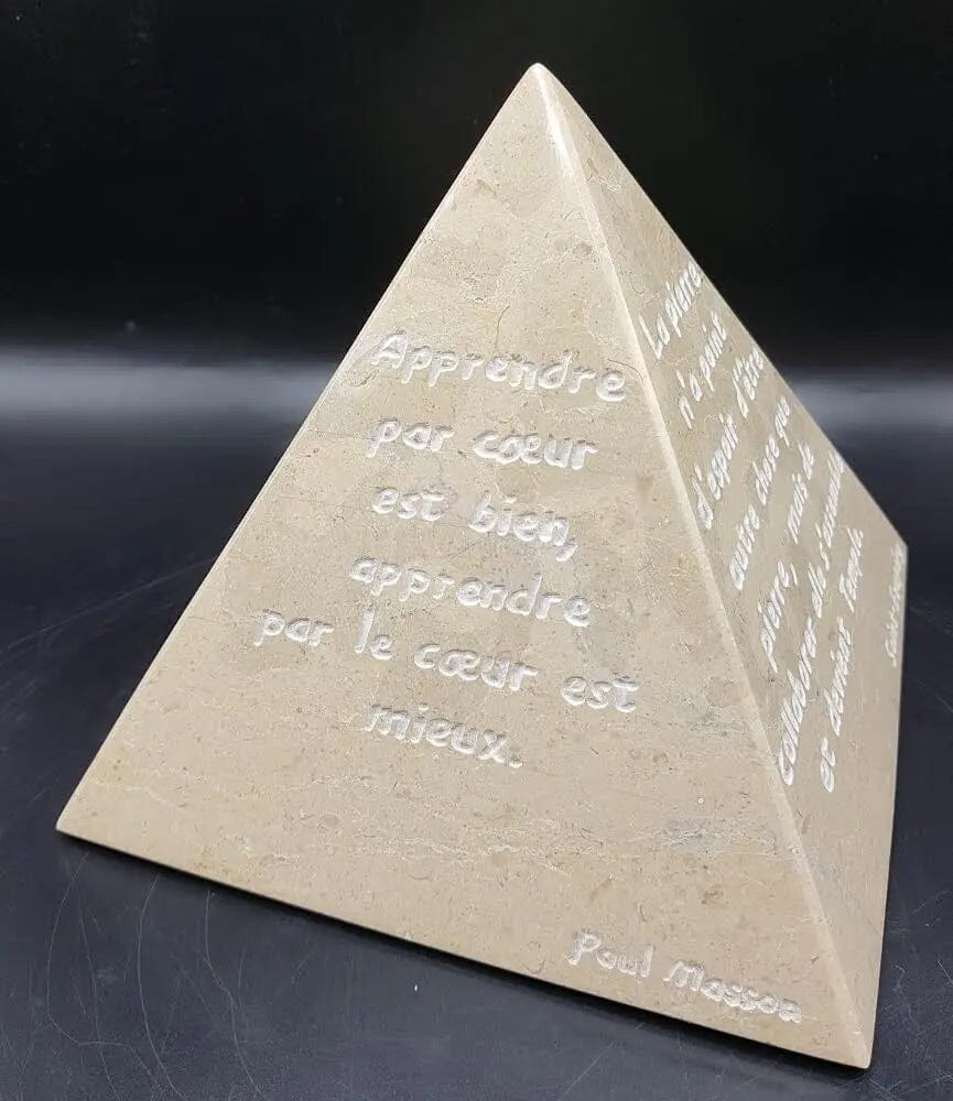 Sculpture Pyramide Trois Citations - gravure au choix sculpture Nos Colonnes - Boutique Maçonnique 